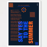 Personalisiertes Songtext-Poster mit Wunschzitat, Design 7 in Dunkelblau – Echtholzrahmen Weiß
