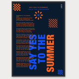 Personalisiertes Songtext-Poster mit Wunschzitat, Design 7 in Dunkelblau – Aluminiumrahmen Schwarz